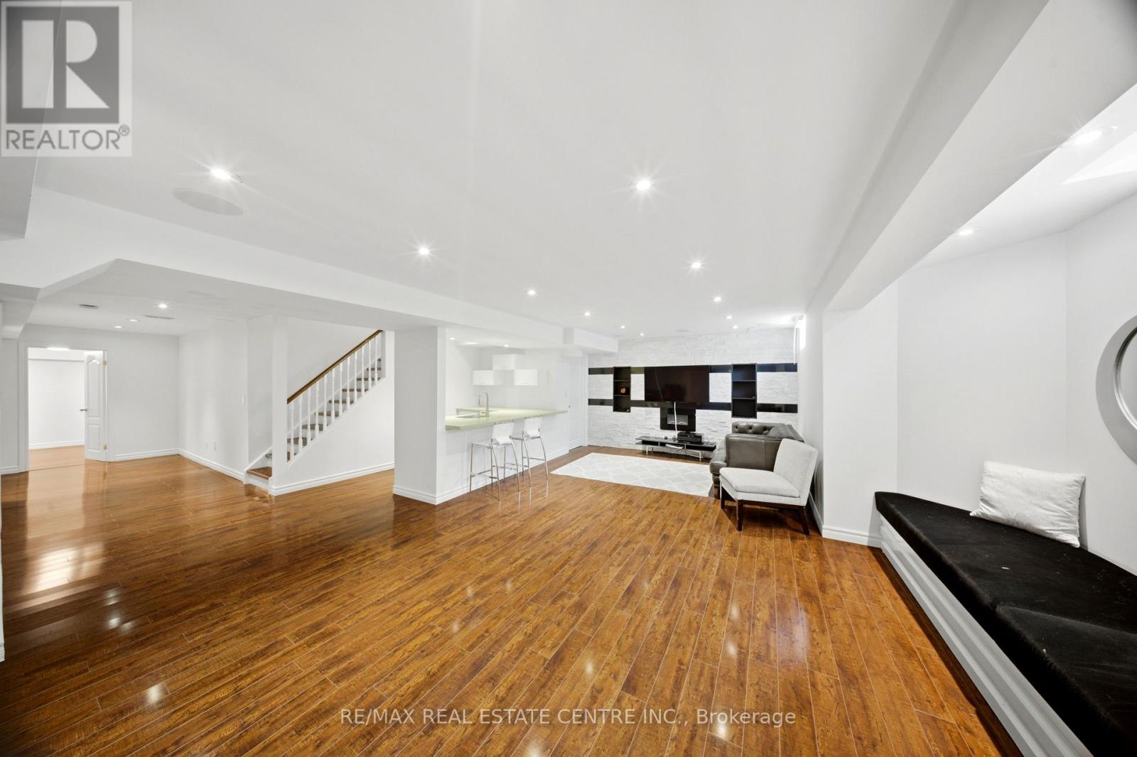 567 BRIDGEVIEW ROAD - 37