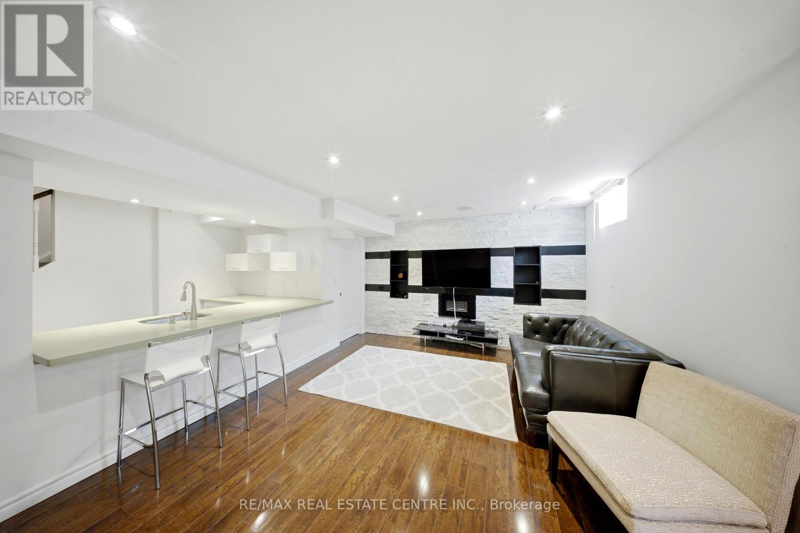 567 BRIDGEVIEW ROAD - 38