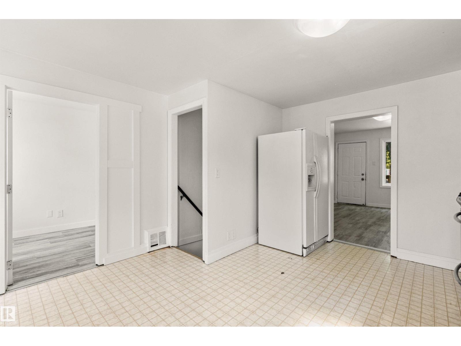 12014 58 ST NW - Image 15