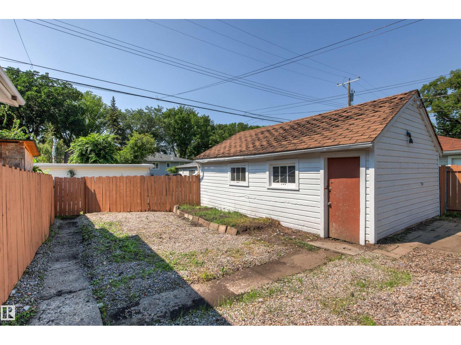 12014 58 ST NW - Image 37
