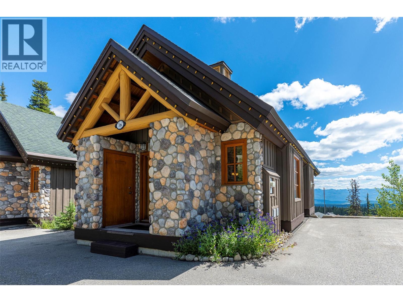 360 Whitehorse Lane Unit# 16, Big White