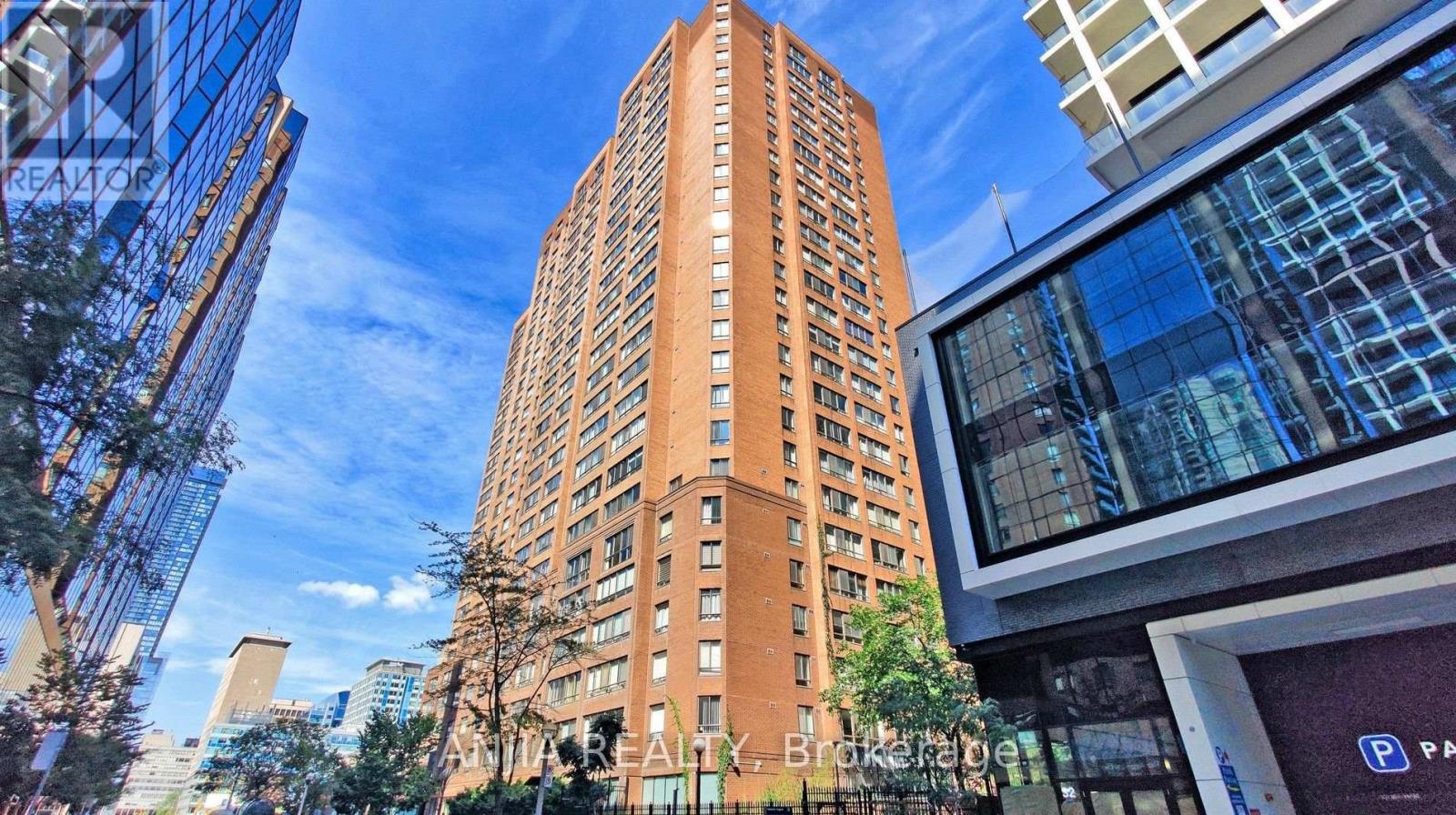 Photo of 633 Bay Street