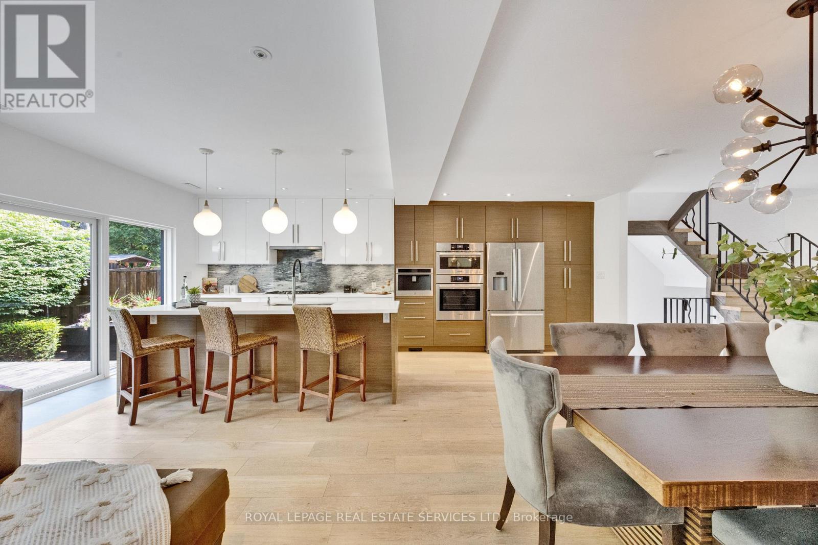 52 GLENADEN AVENUE E - 15