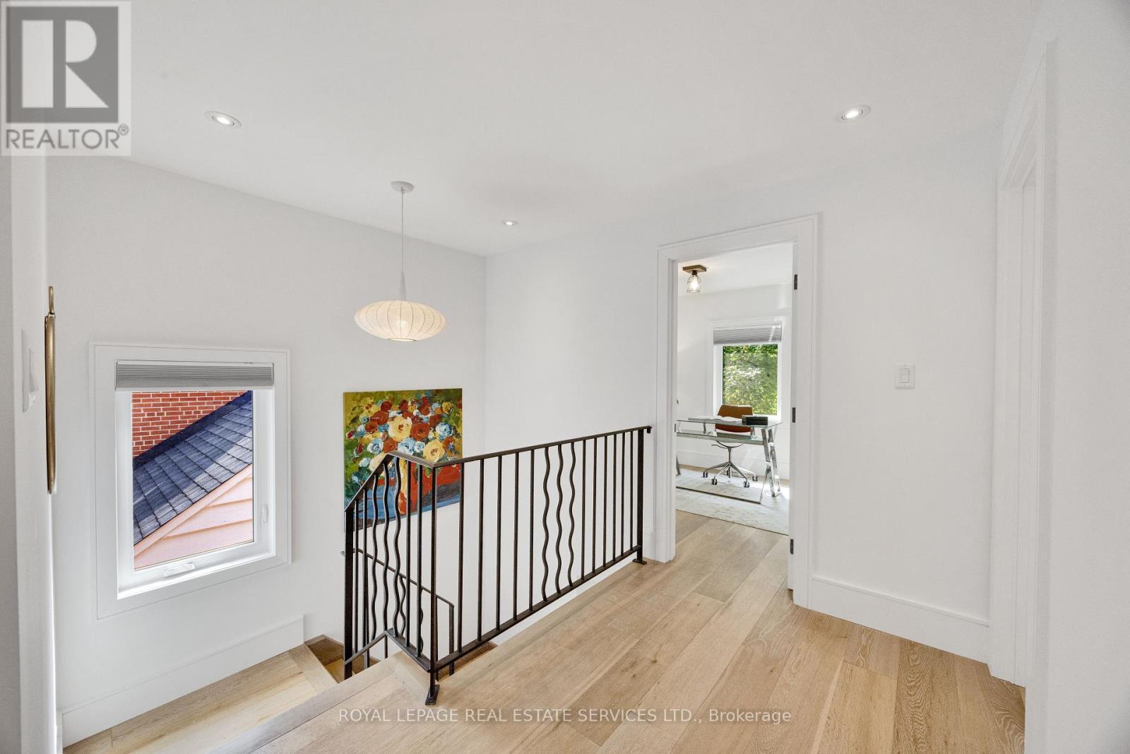 52 GLENADEN AVENUE E - 20