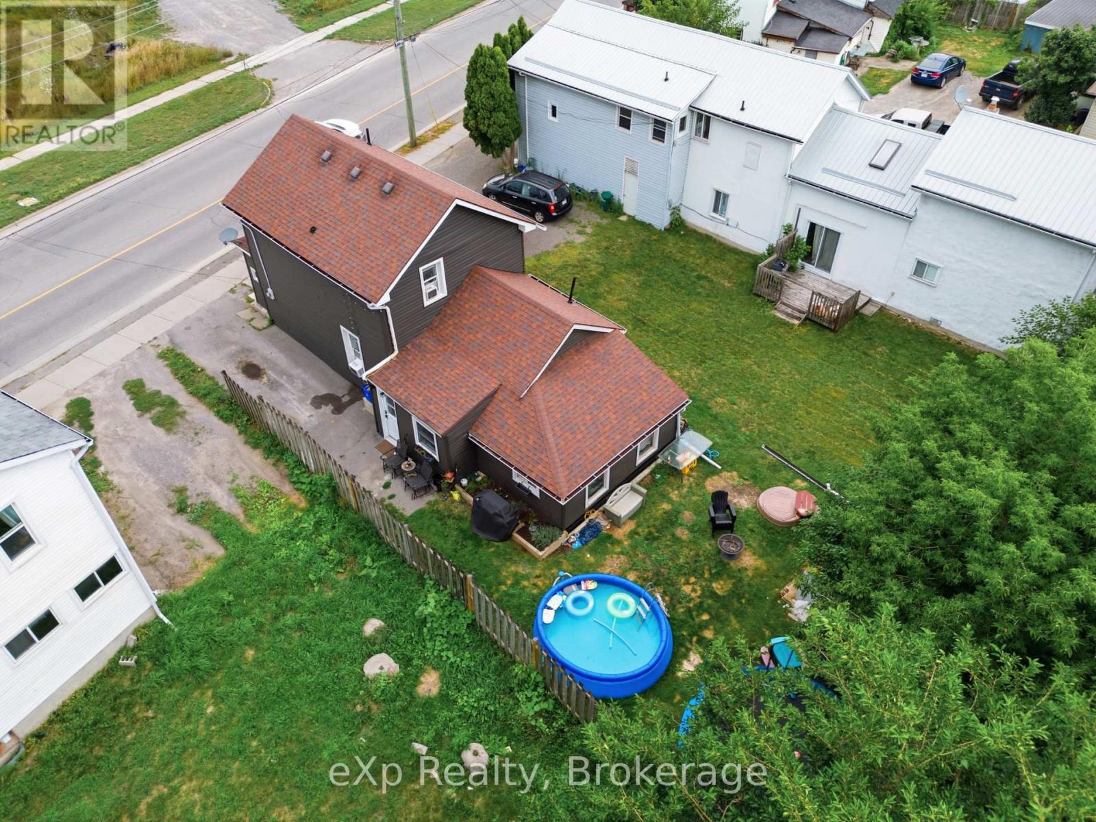 213 STATION STREET - Image 27