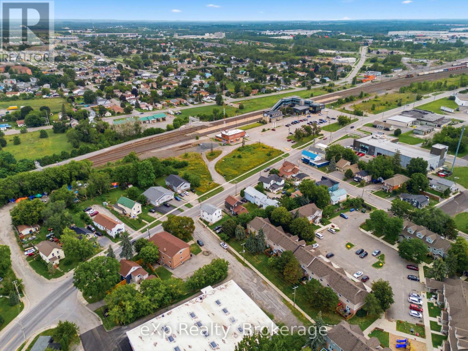 213 STATION STREET - Image 31