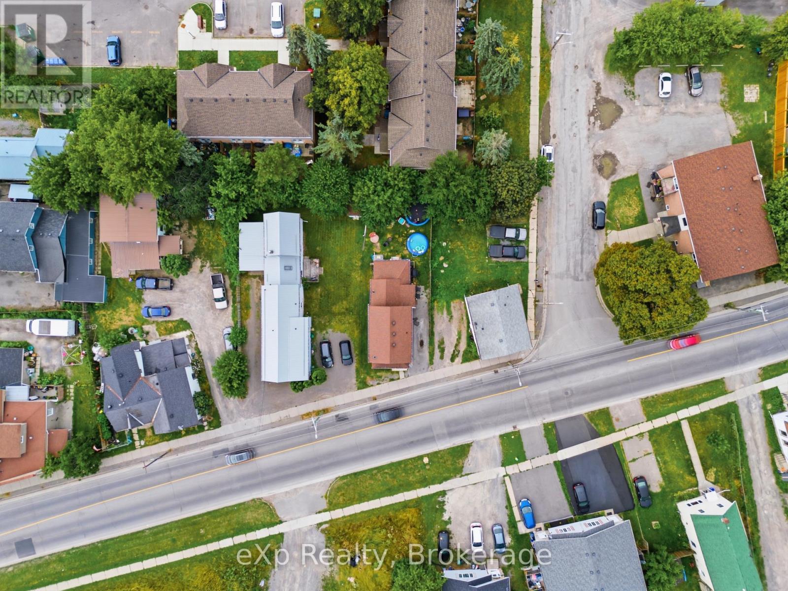 213 STATION STREET - 36