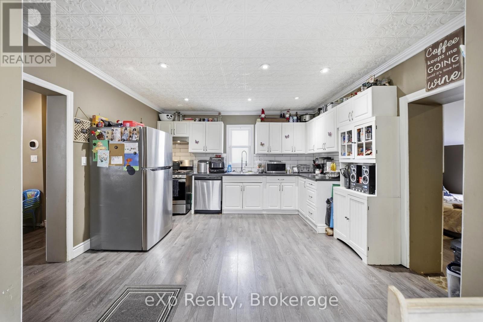 213 STATION STREET - 8