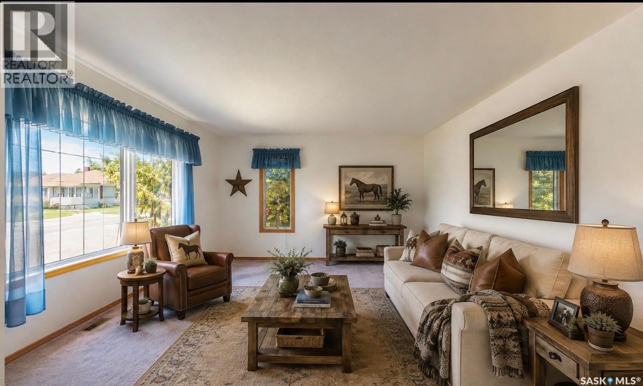 126 5th AVENUE W - Image 12