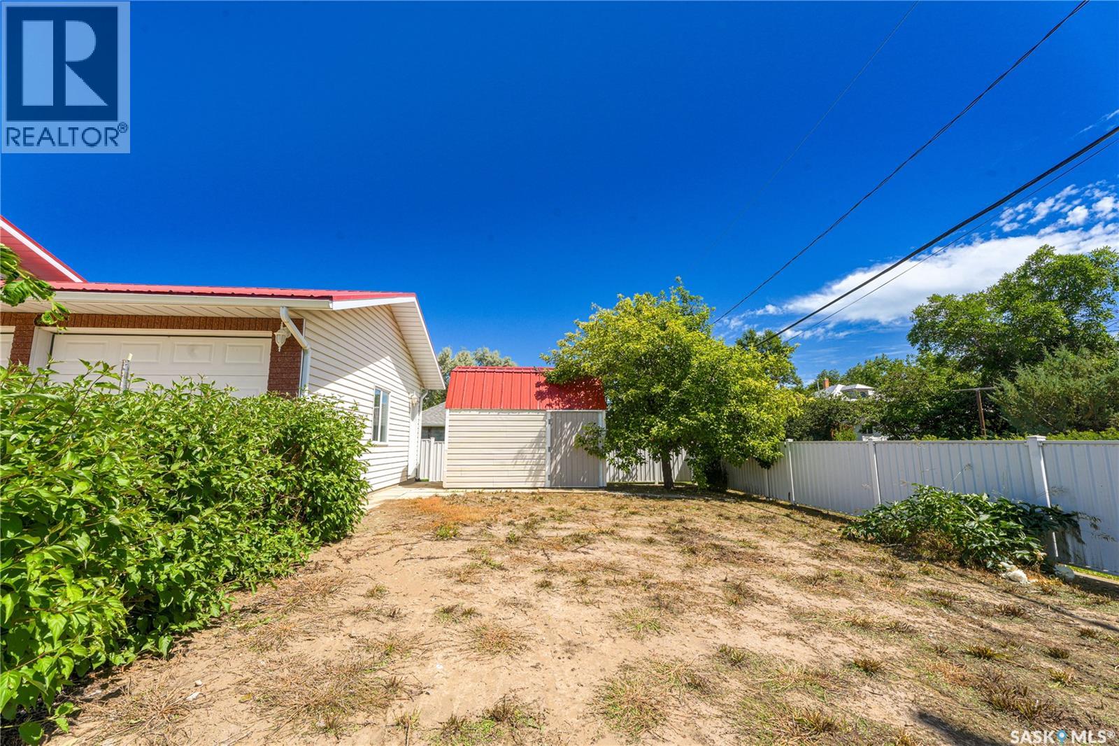 126 5th AVENUE W - 66