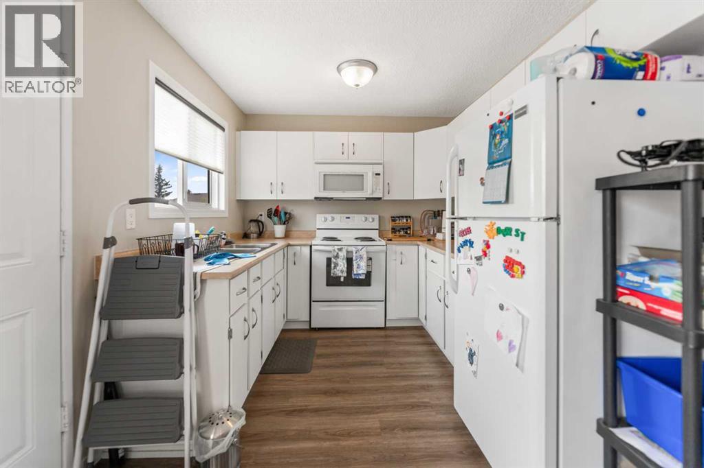 67 Falchurch Crescent NE - 10