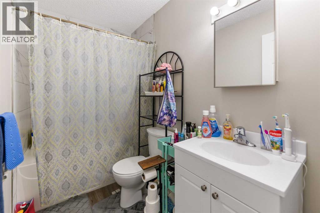 67 Falchurch Crescent NE - 14