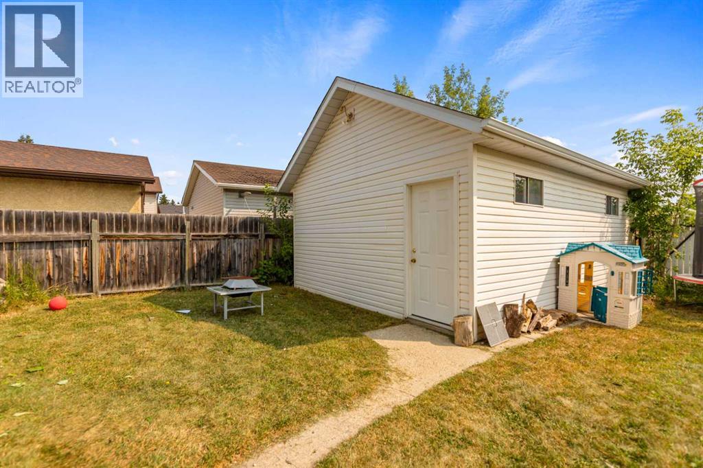 67 Falchurch Crescent NE - 30