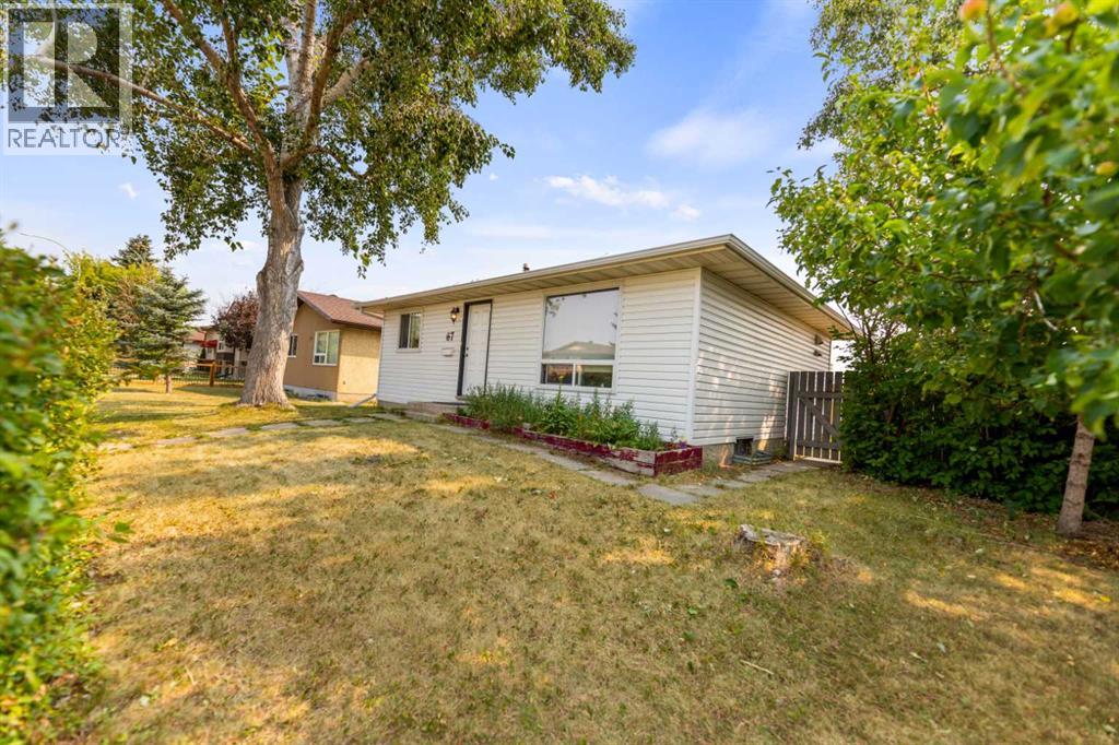 67 Falchurch Crescent NE - 31