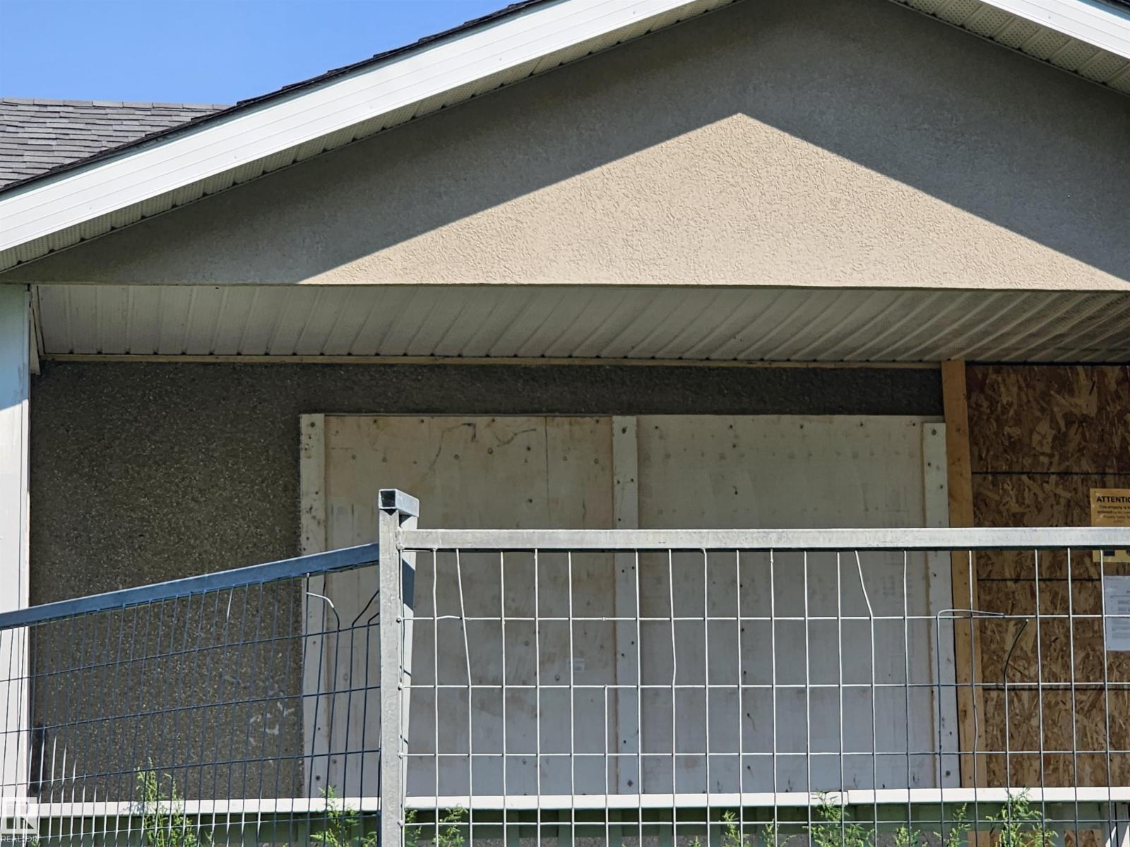 9115 76 ST NW NW, Holyrood, Edmonton photo 2