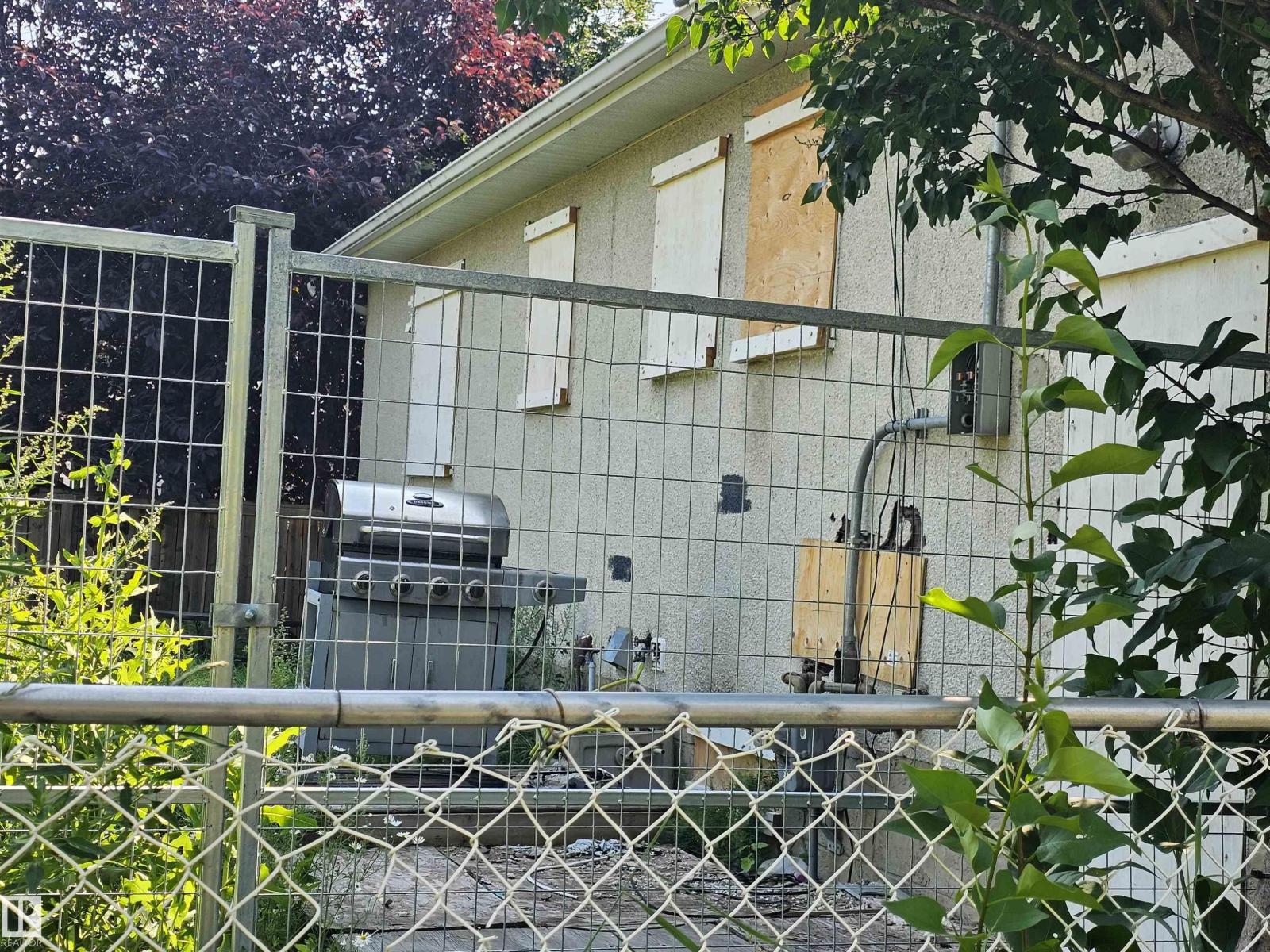 9115 76 ST NW - Image 9