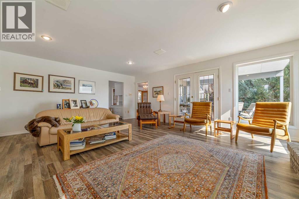 33 Ridgewood Crescent West - Photo 9
