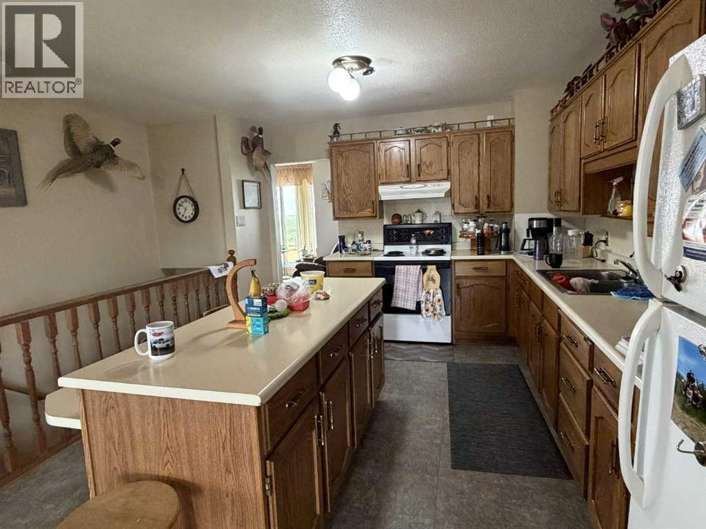 1229 TWP RD 174 - 10