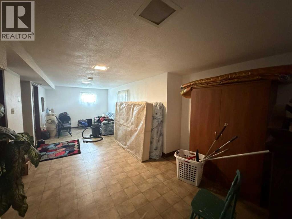 1229 TWP RD 174 - 21