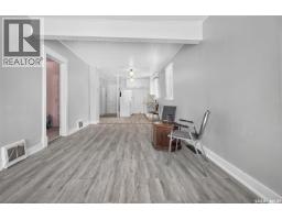 55 Iroquois Street W, Moose Jaw, SK S6H5A4 Photo 10