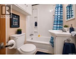 55 Iroquois Street W, Moose Jaw, SK S6H5A4 Photo 30