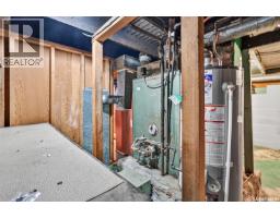 55 Iroquois Street W, Moose Jaw, SK S6H5A4 Photo 36