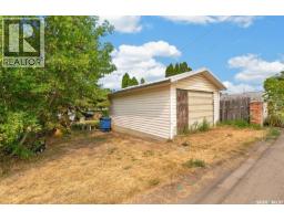 55 Iroquois Street W, Moose Jaw, SK S6H5A4 Photo 46
