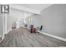 55 Iroquois Street W, Moose Jaw, SK S6H5A4 Photo 9