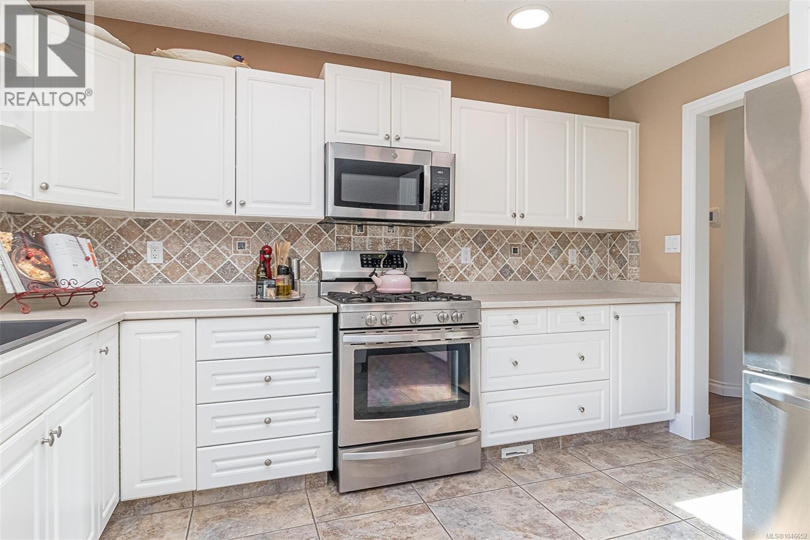 3162 Channel Blvd - Image 19