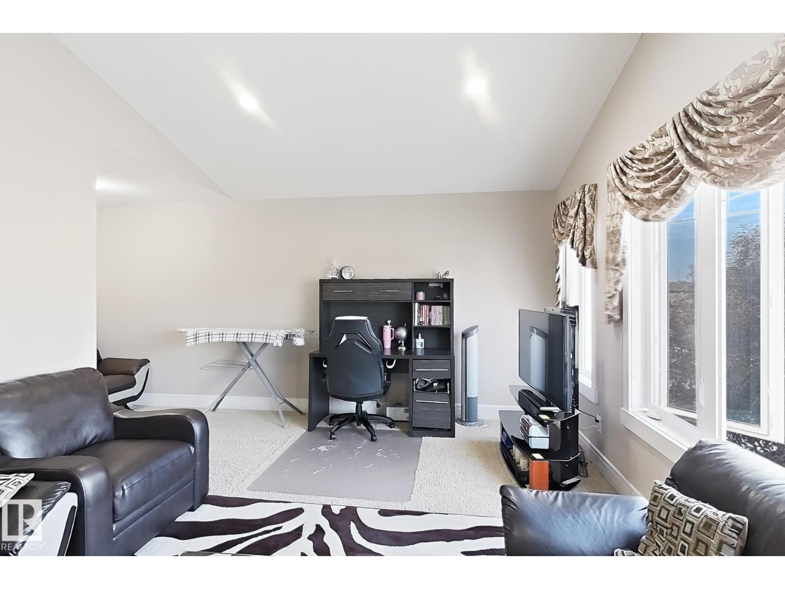 1862 32A ST NW - 36