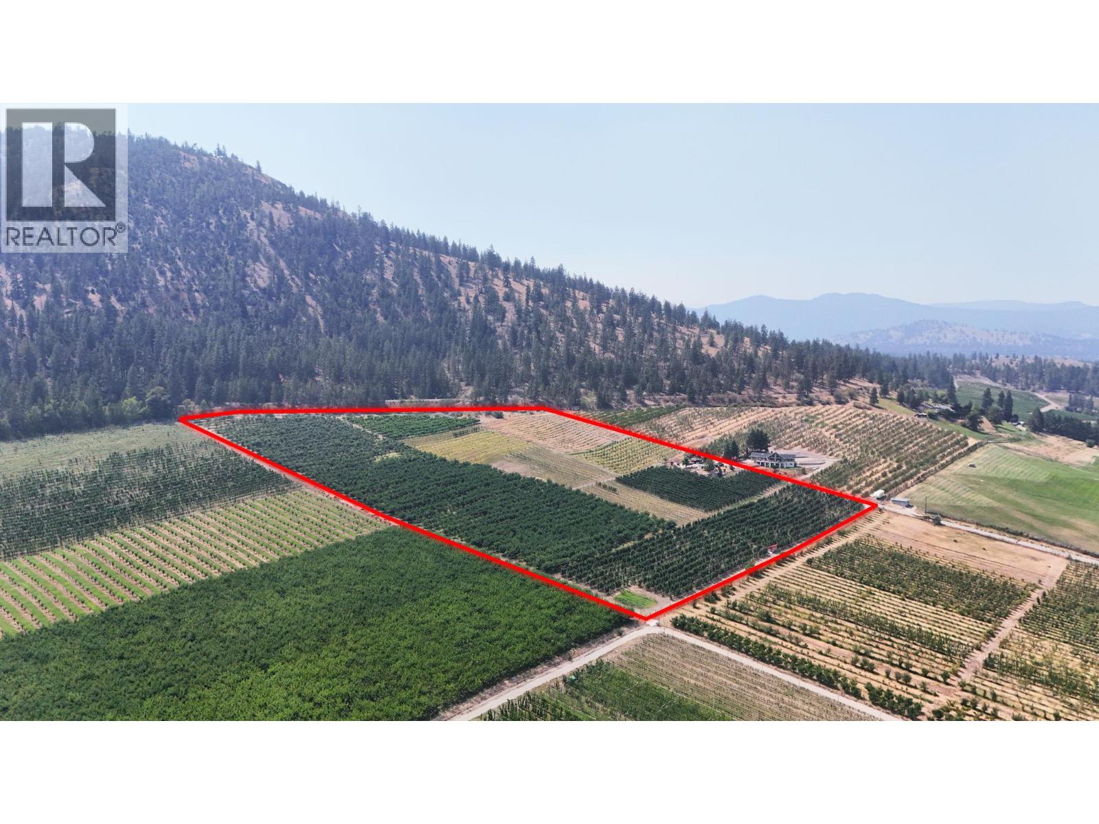 9827 Gillard Avenue, Summerland