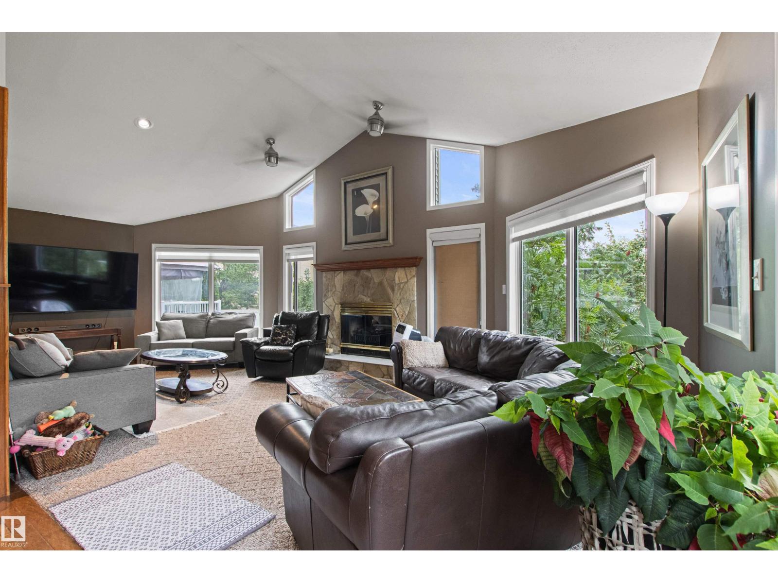 11139 157 Avenue NW - Photo 14