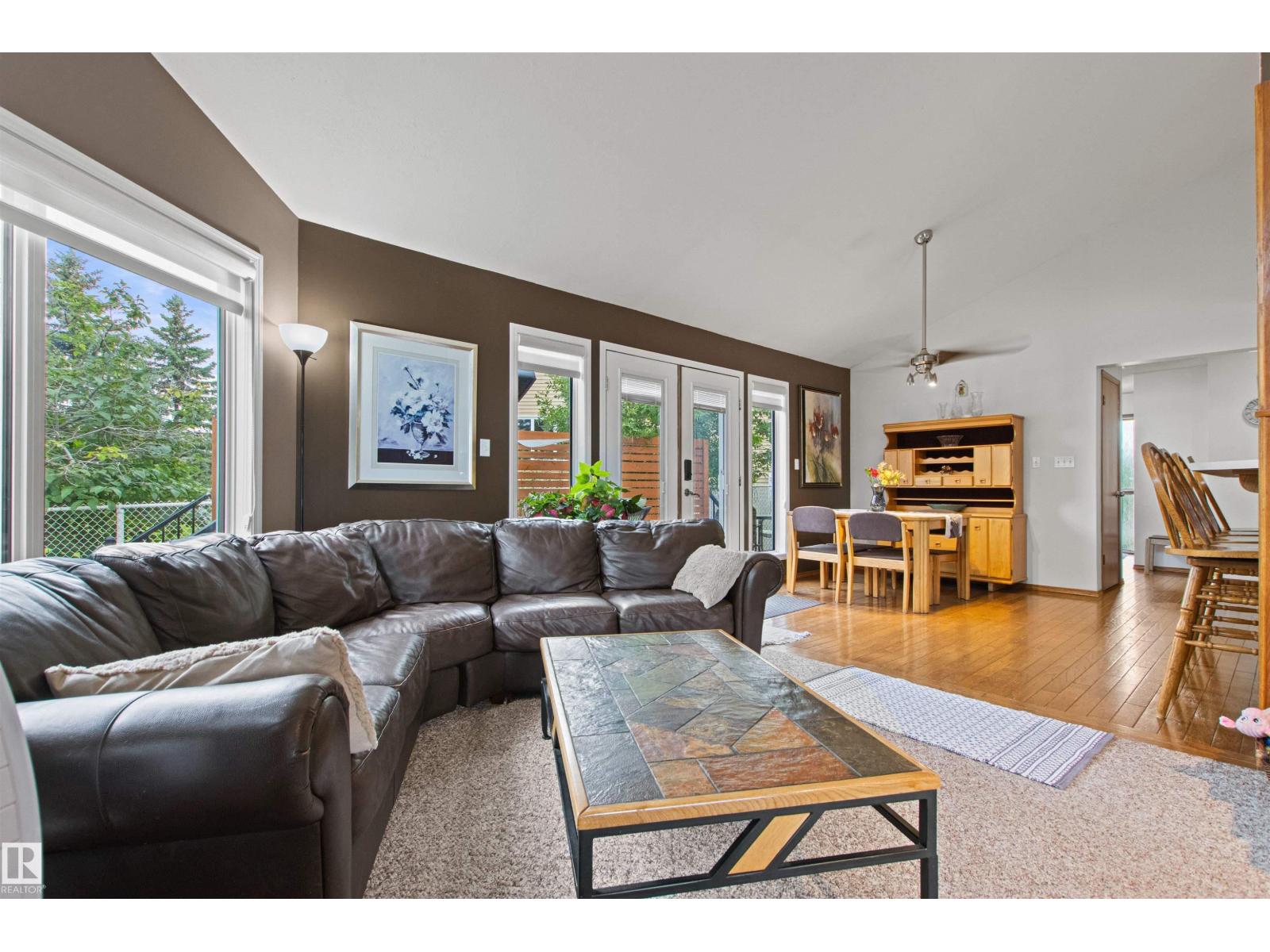 11139 157 AV NW - 15