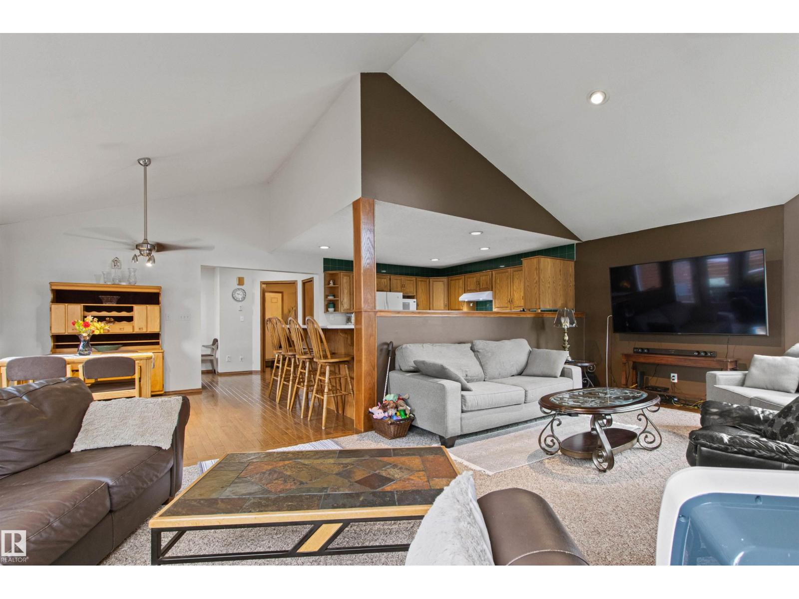 11139 157 AV NW - 17