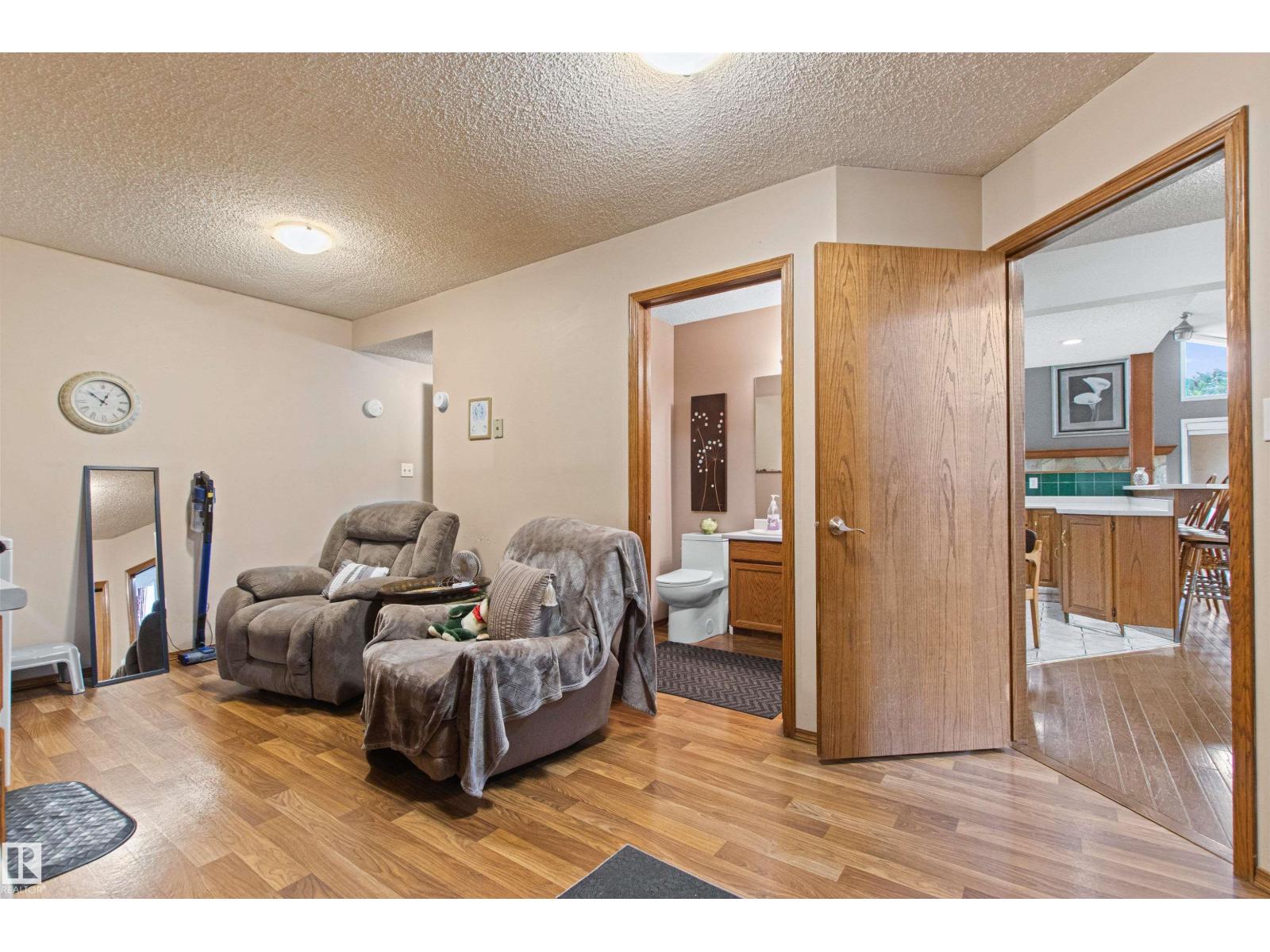 11139 157 Avenue NW - Photo 22