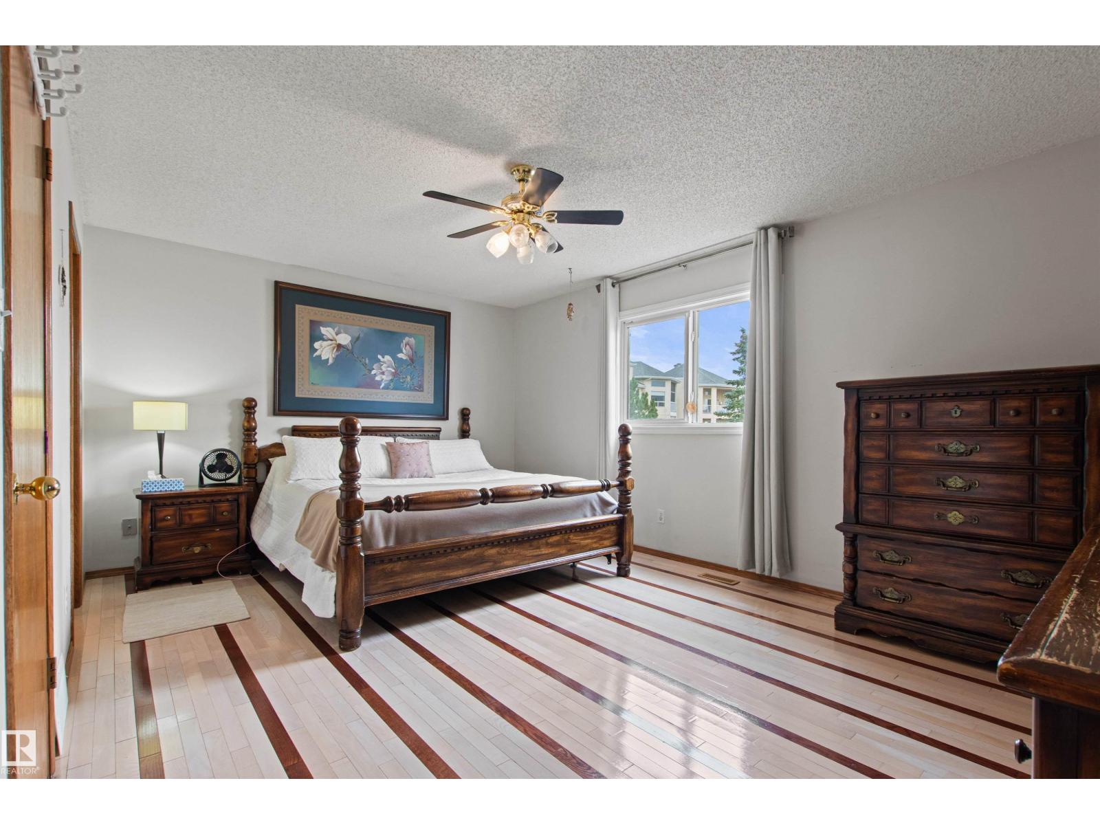 11139 157 AV NW - 28