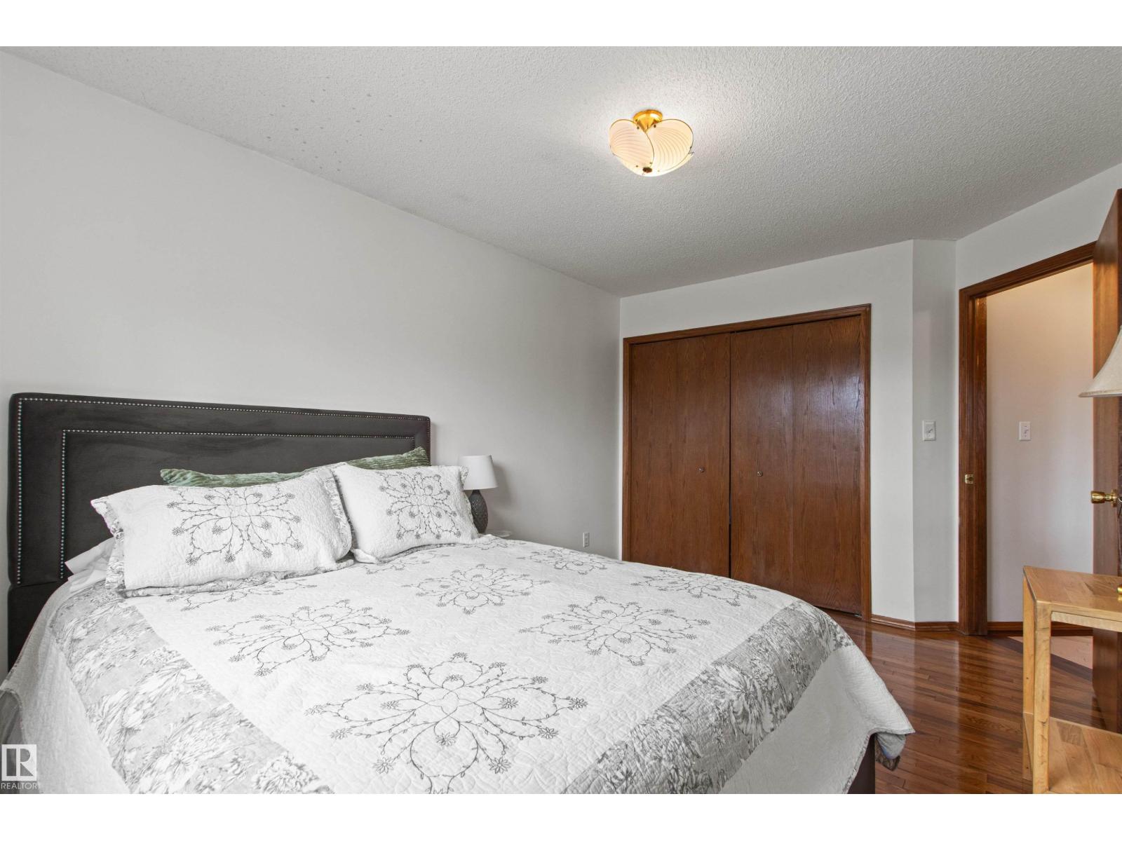 11139 157 AV NW - 37