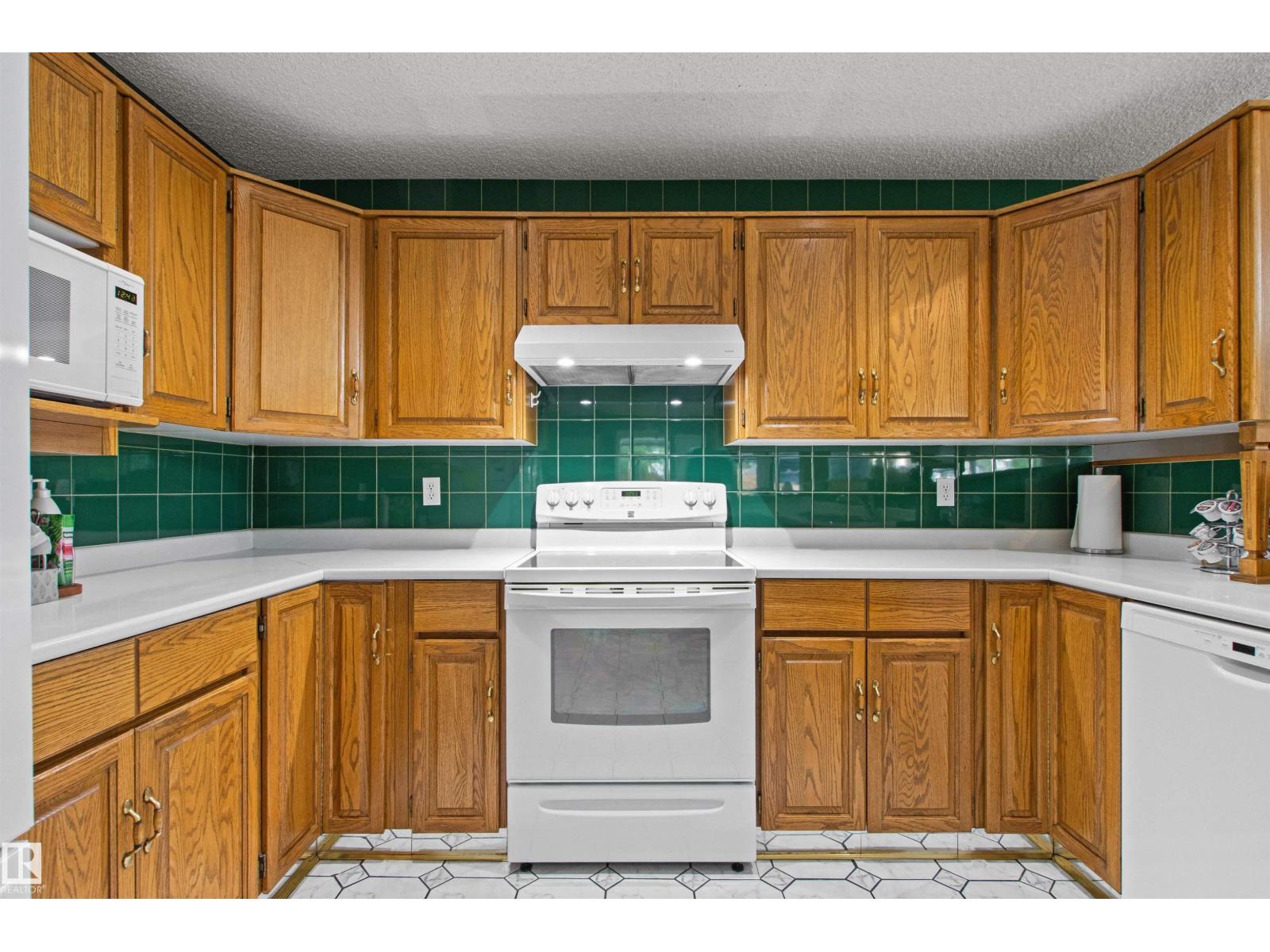 11139 157 Avenue NW - Photo 6
