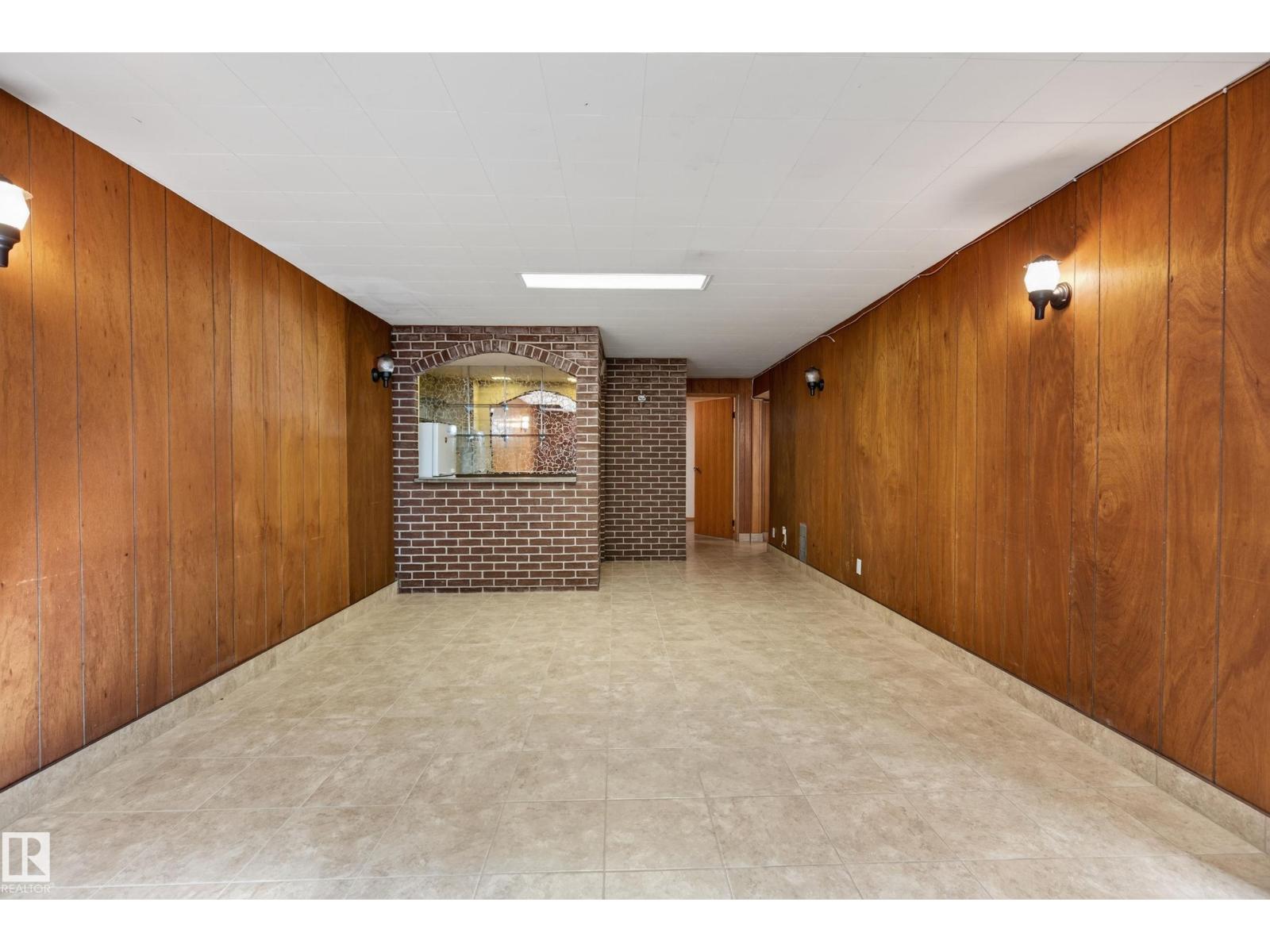 8411 136 AV NW - 23