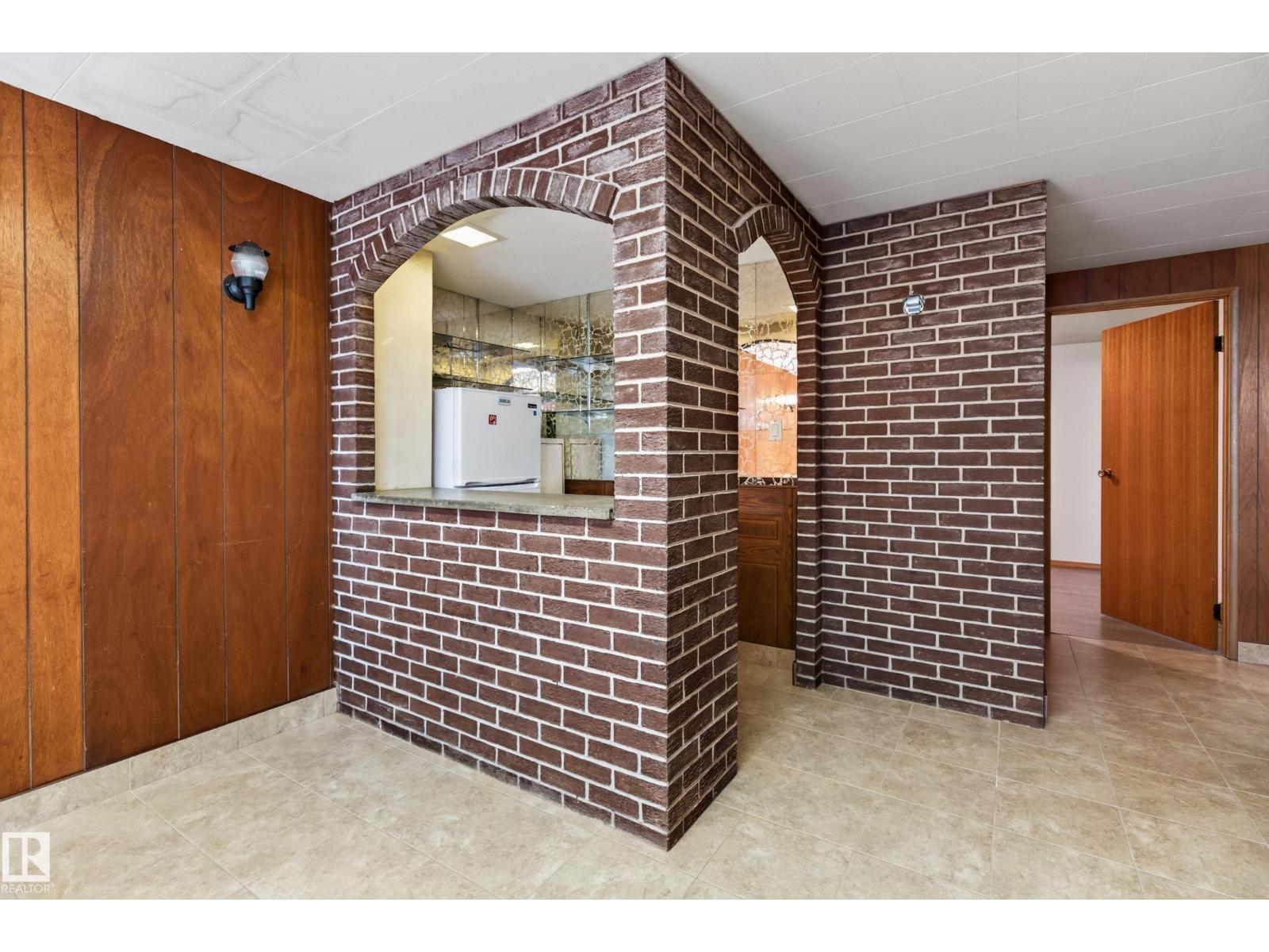 8411 136 AV NW - 24