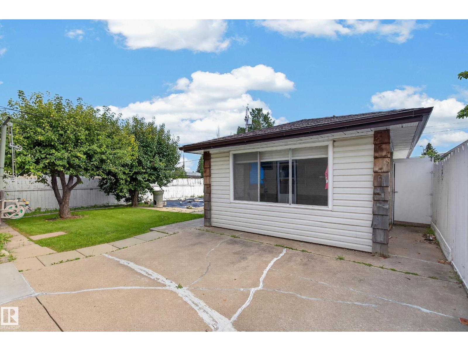 8411 136 AV NW - 35