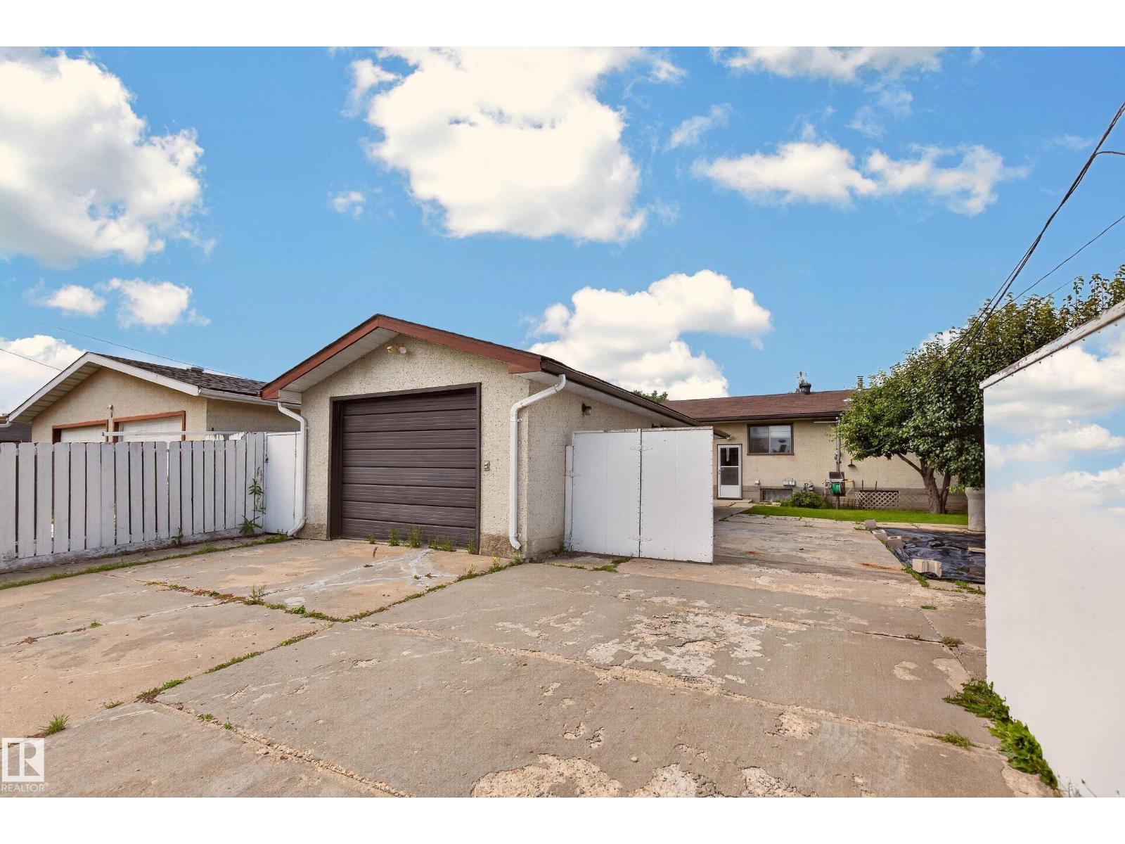 8411 136 AV NW - 38