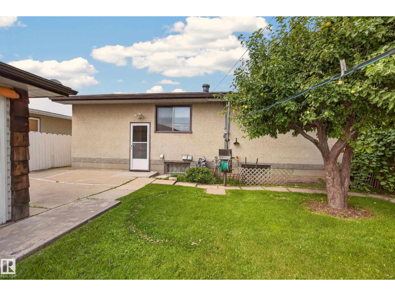 8411 136 AV NW - 39