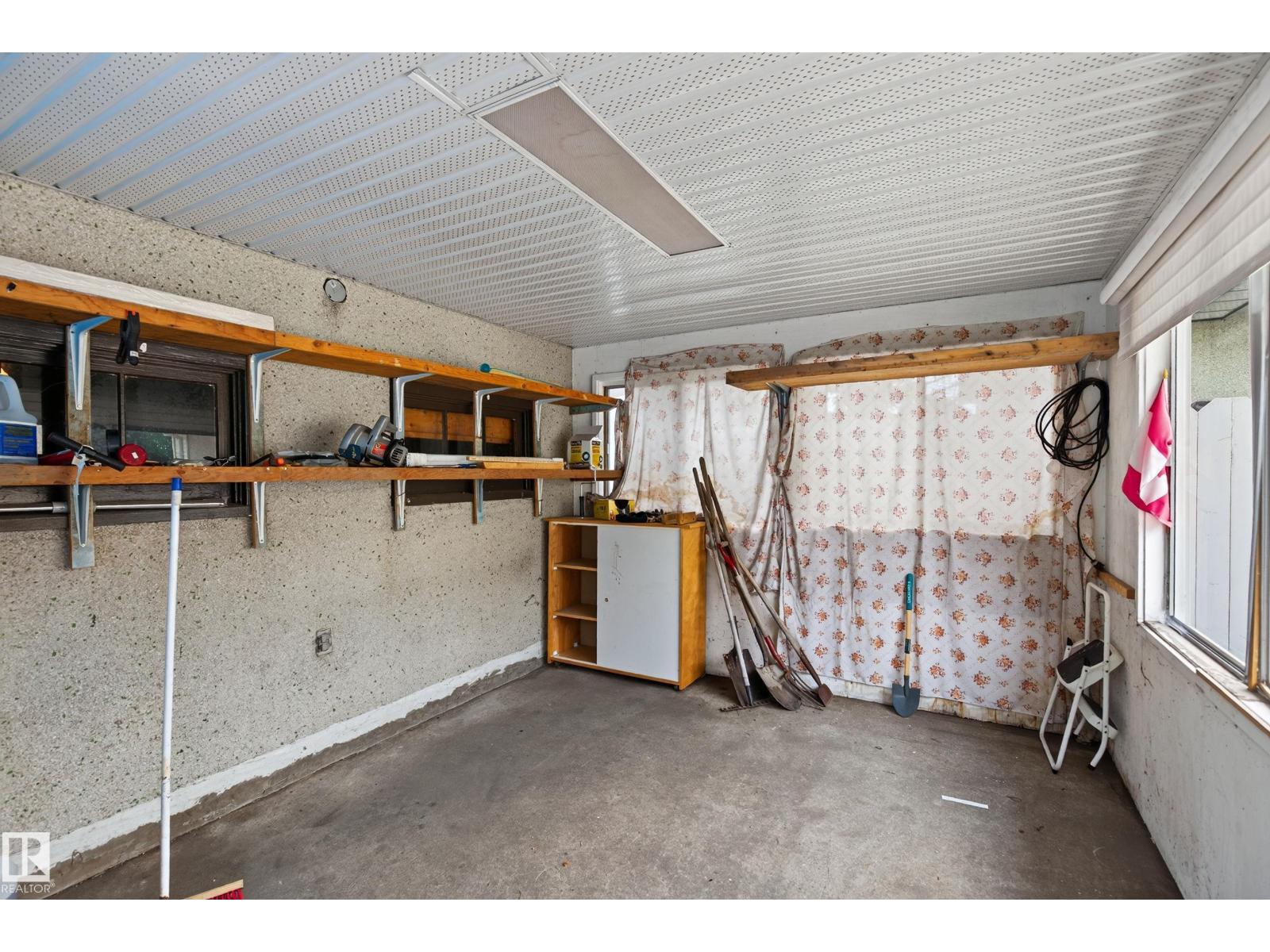 8411 136 AV NW - 40