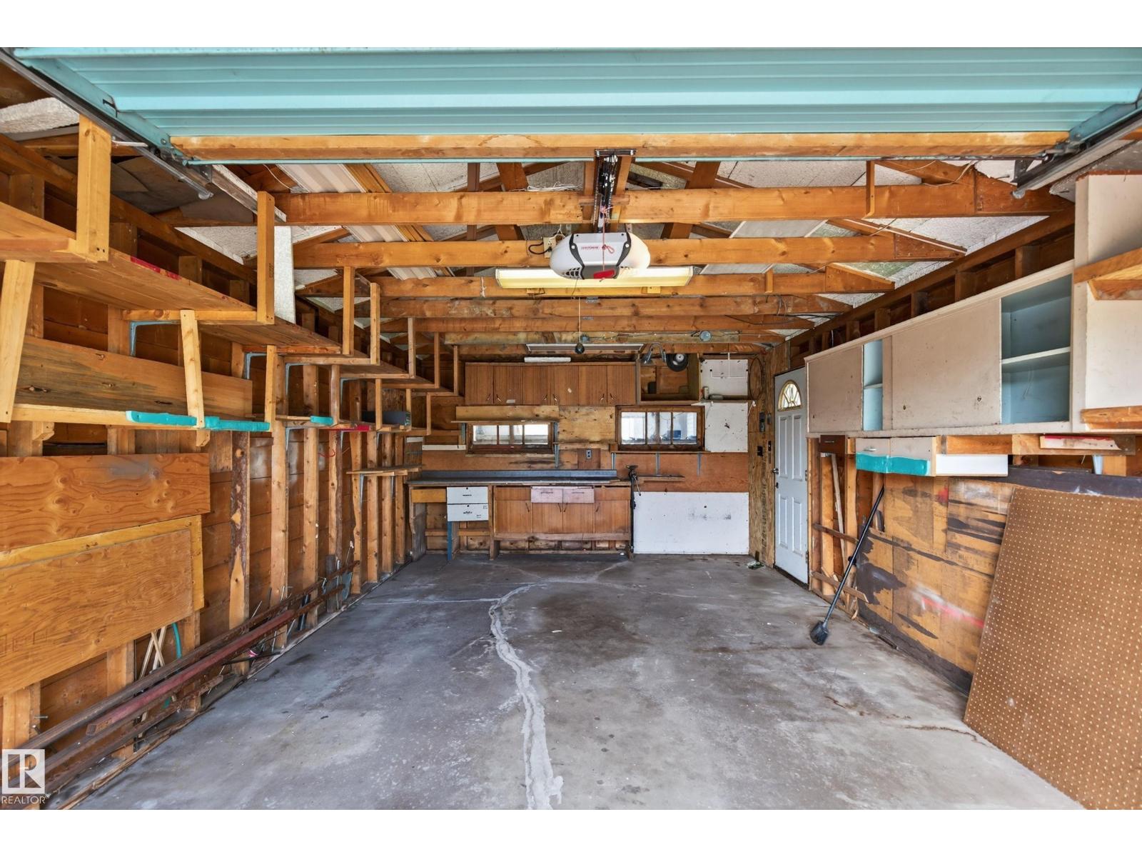 8411 136 AV NW - 41