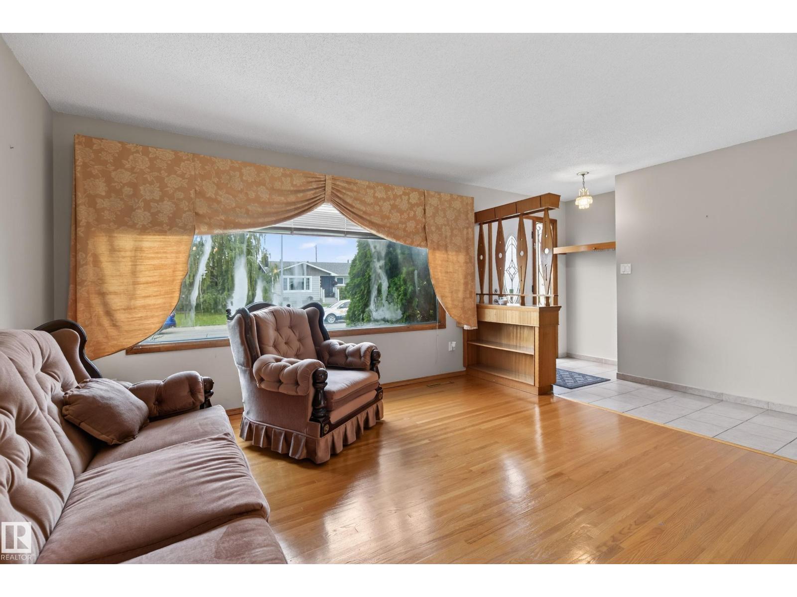 8411 136 AV NW - 5