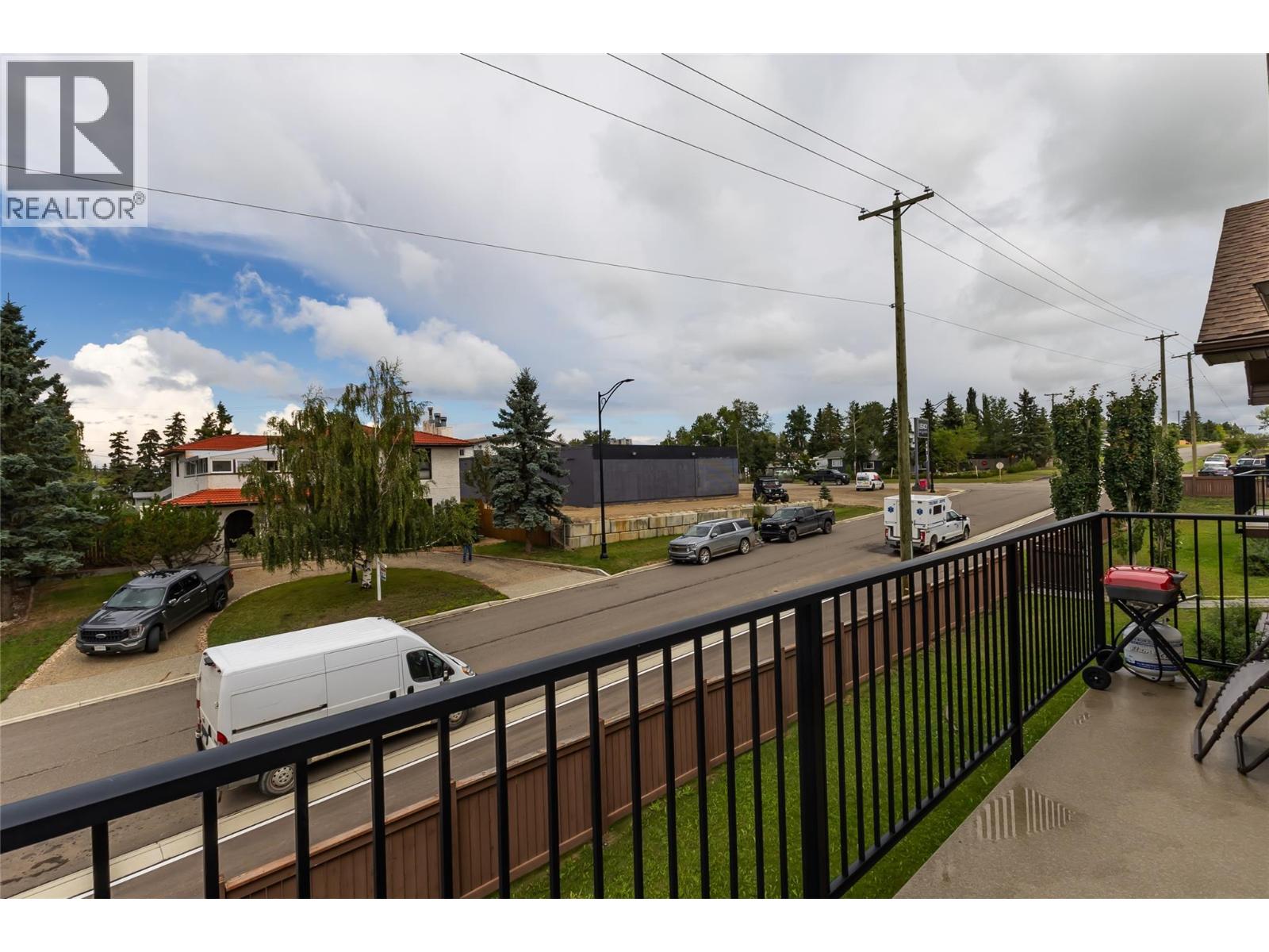 #5 805 96 Avenue - 32