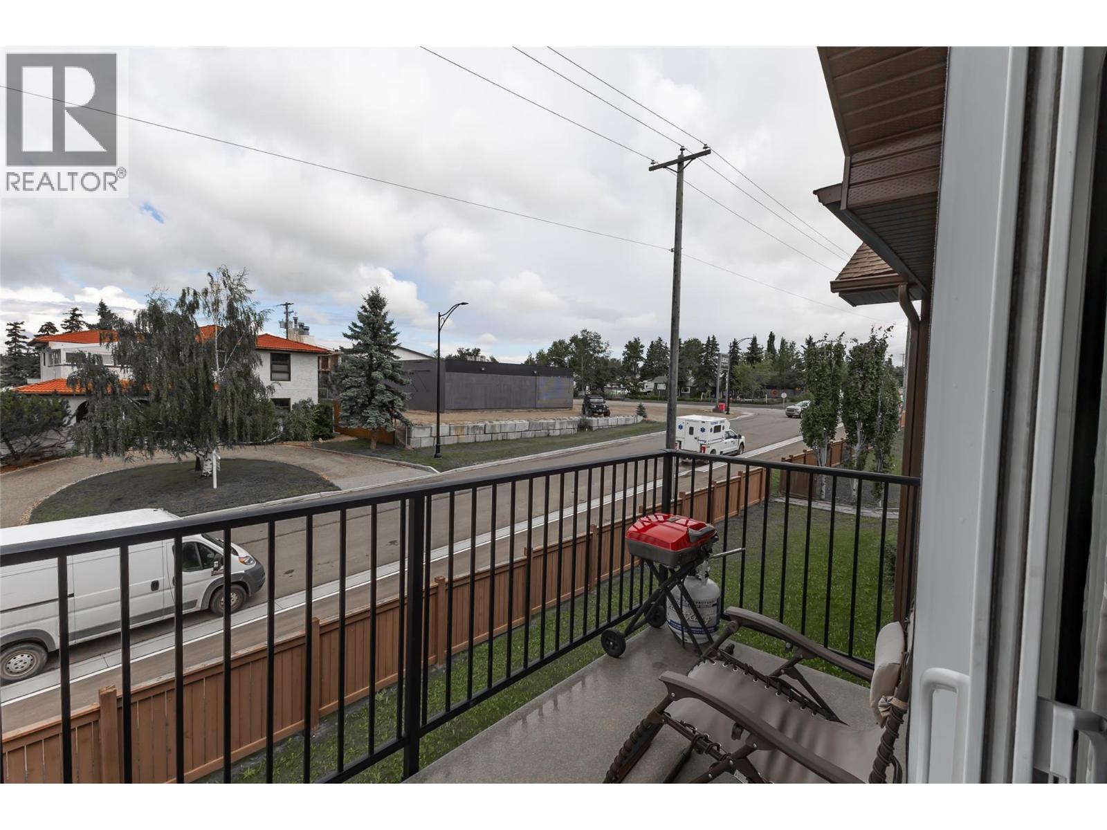 #5 805 96 Avenue - 13