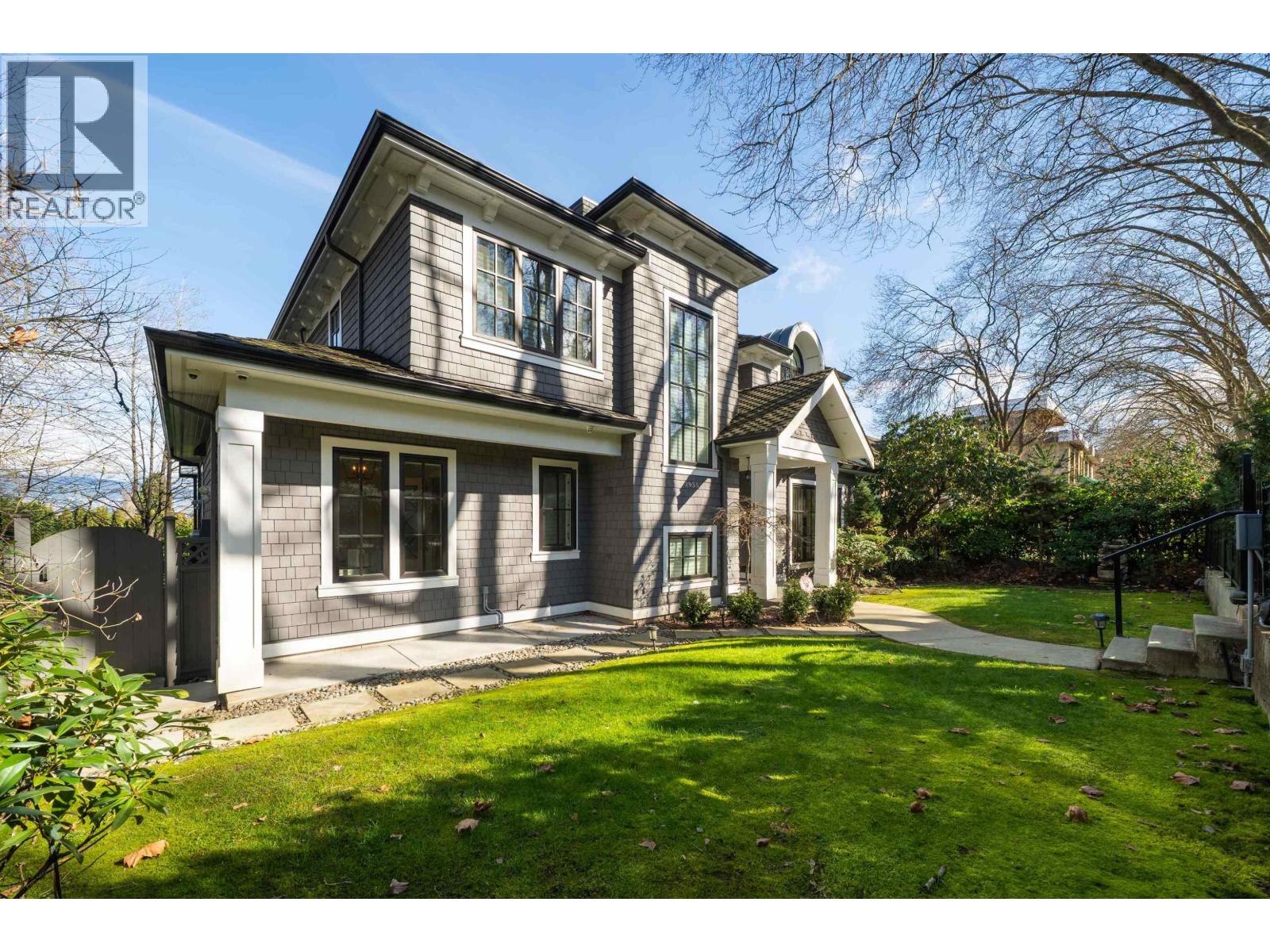 3955 W BROADWAY, Vancouver