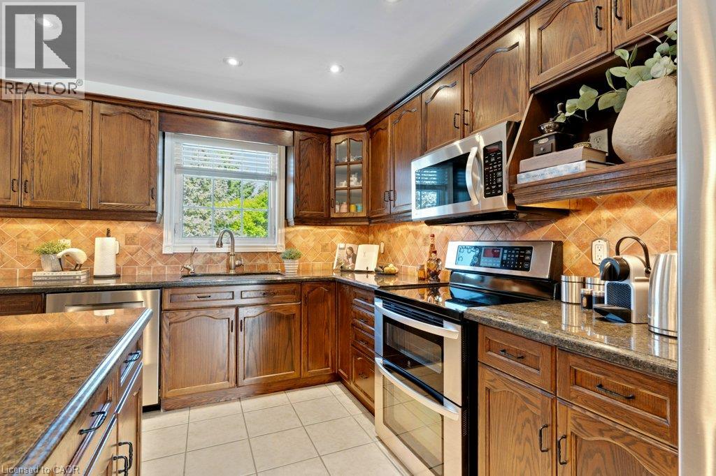 216 RED MAPLE Court - Image 16